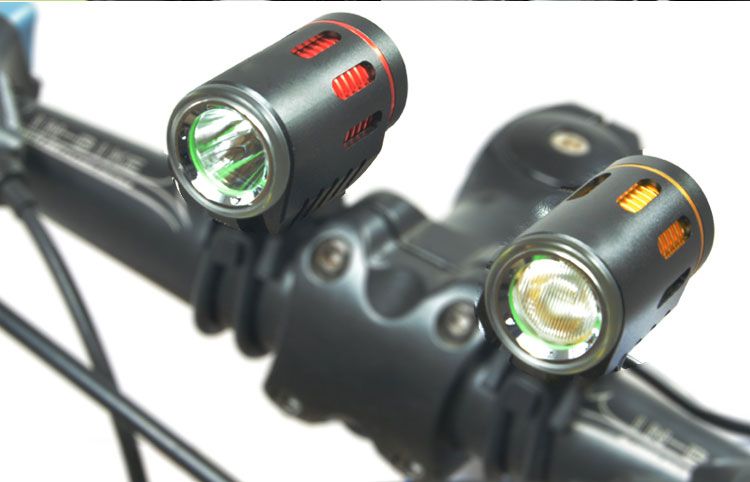 High-Tec LED Fahrradlampe CREE XM-L T6 mit 2000lm inkl. 4800mAh  Akkupack,Stirnband und Ladegerät