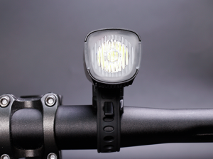 RAVEMEN K1000  USB-C bike light 