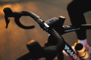 INFINI I-6766 ASTRA PRO + AEGLE PRO – Hochleistungs‑Fahrradlichtset (600 lm Front +  65lm Smart‑Bremslicht hinten)