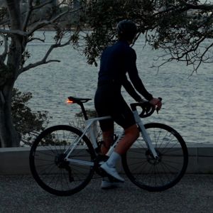 RAVEMEN CL50 – Ultra‑kompaktes Rücklicht (50 Lumen, 300° Sichtbarkeit, Bremslichtfunktion)