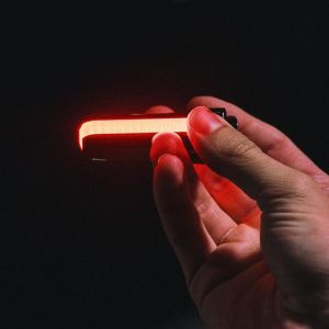 RAVEMEN CL50 – Ultra‑kompaktes Rücklicht (50 Lumen, 300° Sichtbarkeit, Bremslichtfunktion)